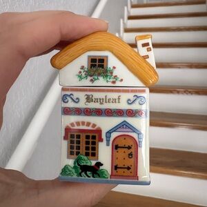 Lenox 1995 Vintage Canterbury Crossing Bayleaf Spicy Jar